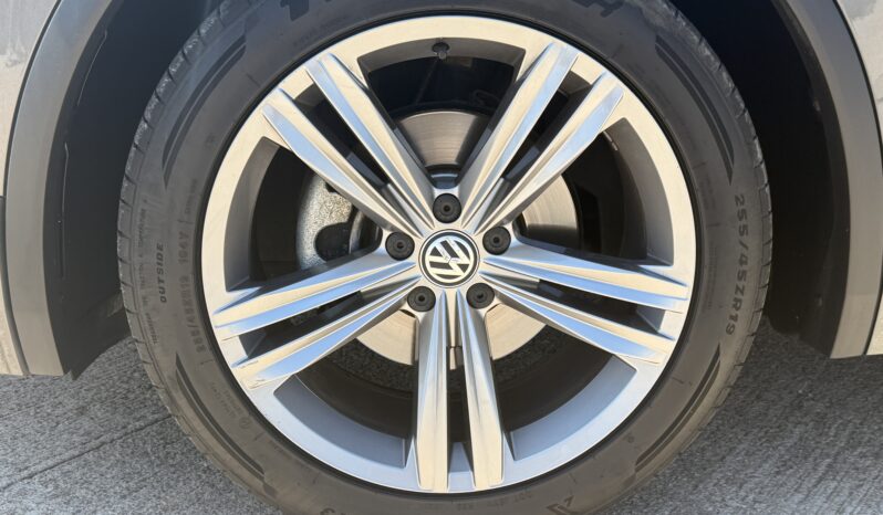 
								VOLKSWAGEN Tiguan Sport 2.0 TDI DSG full									