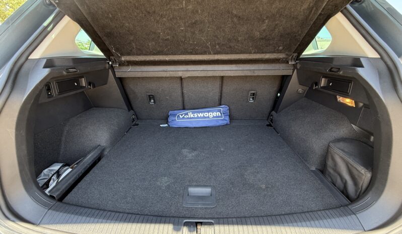 
								VOLKSWAGEN Tiguan Sport 2.0 TDI DSG full									