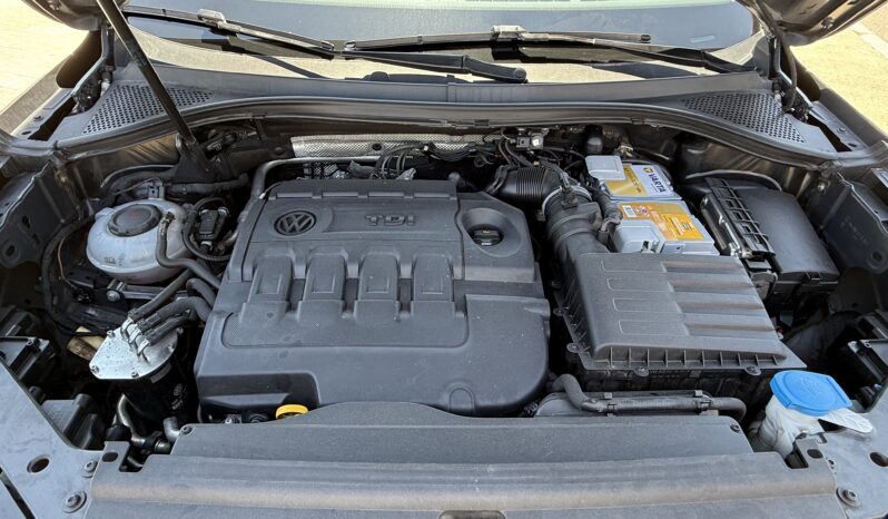 
								VOLKSWAGEN Tiguan Sport 2.0 TDI DSG full									