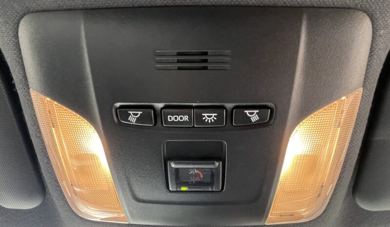 
								TOYOTA Corolla 2.0 180H STYLE ECVT full									