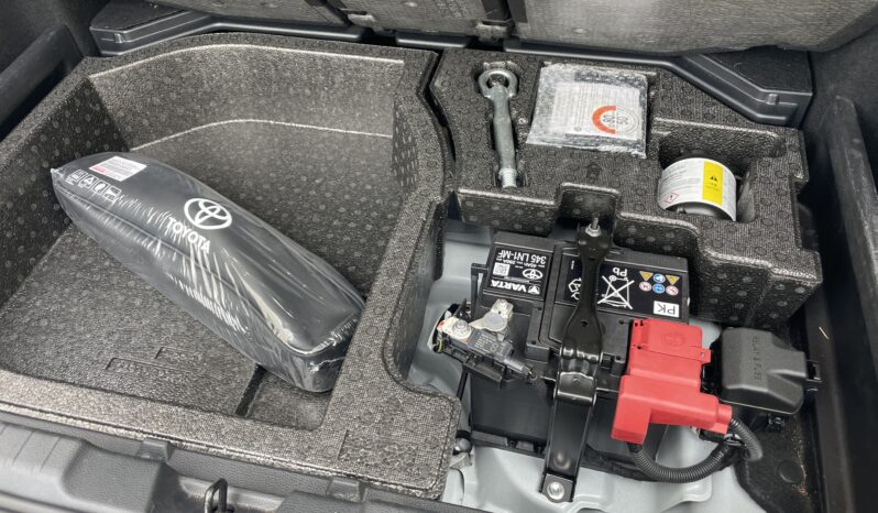 
								TOYOTA Corolla 2.0 180H STYLE ECVT full									